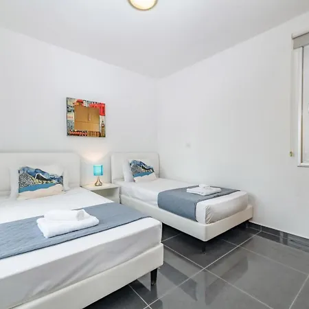 Blue Pelagos וילה *